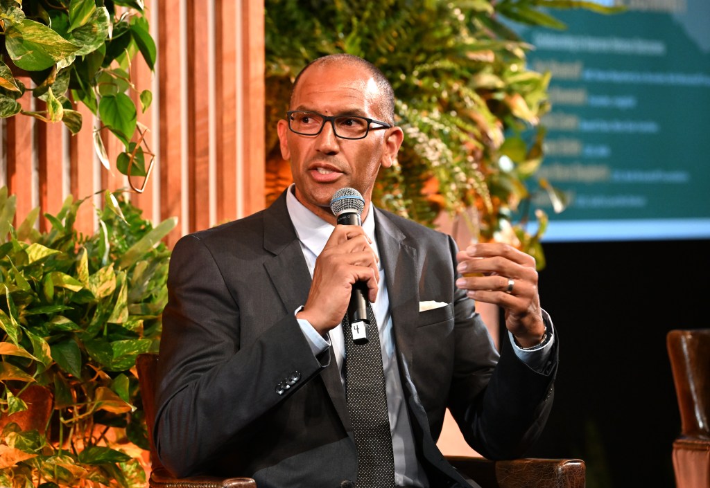 IAVA CEO to step down from leadership role