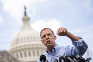 Freedom Caucus derails Pentagon spending bill, foreshadowing shutdown