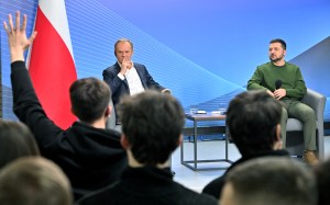 Poland’s new government eyes role as EU-Ukraine middleman