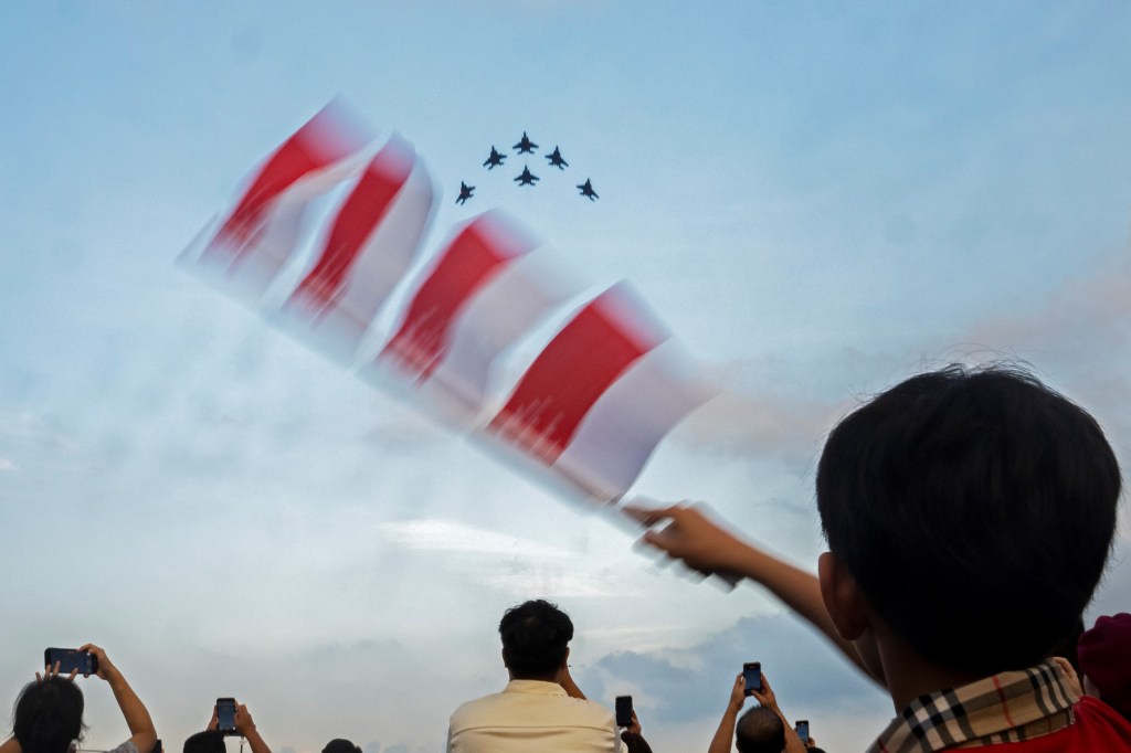 How tiny Singapore ties China and Taiwan in training for war