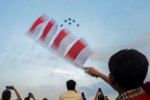 How tiny Singapore ties China and Taiwan in training for war