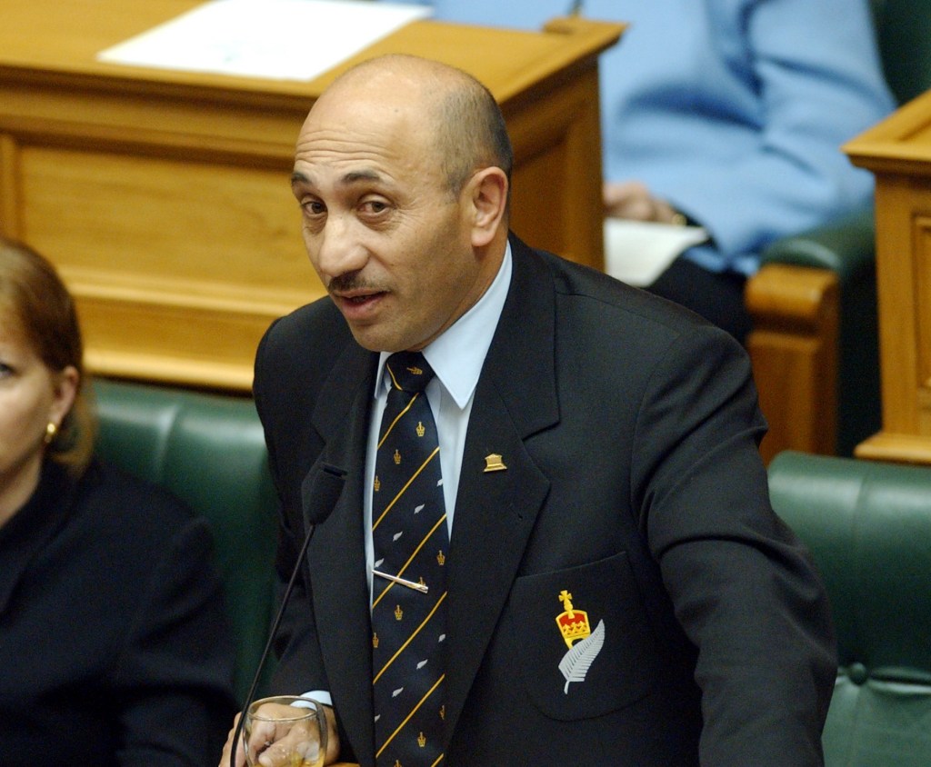 New Zealand Army vet becomes defense minister