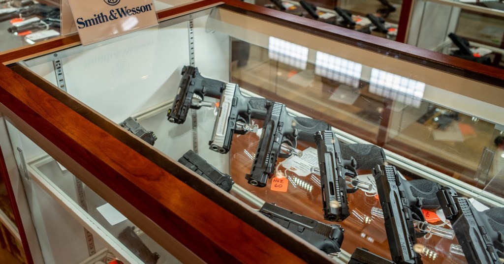 Hawaii gun permit ruling sides with ‘homesick’ Navy officer