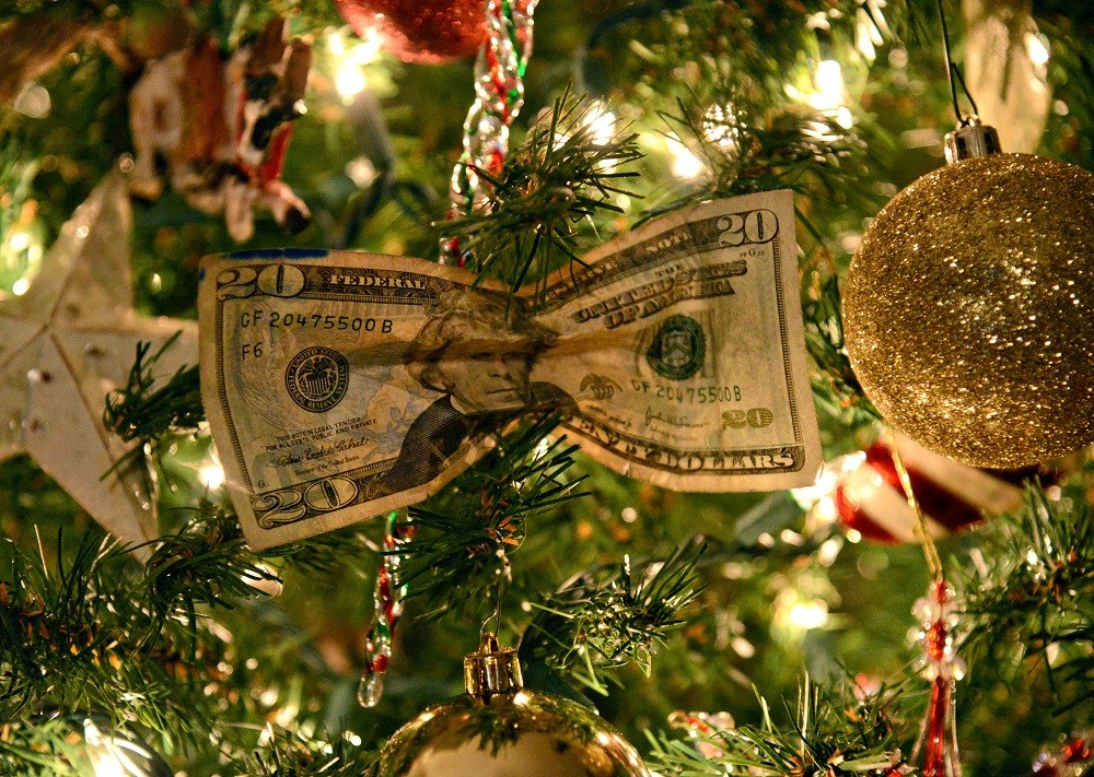Mil Money: Here are 6 ways to set your course for prudent holiday spending, the military way