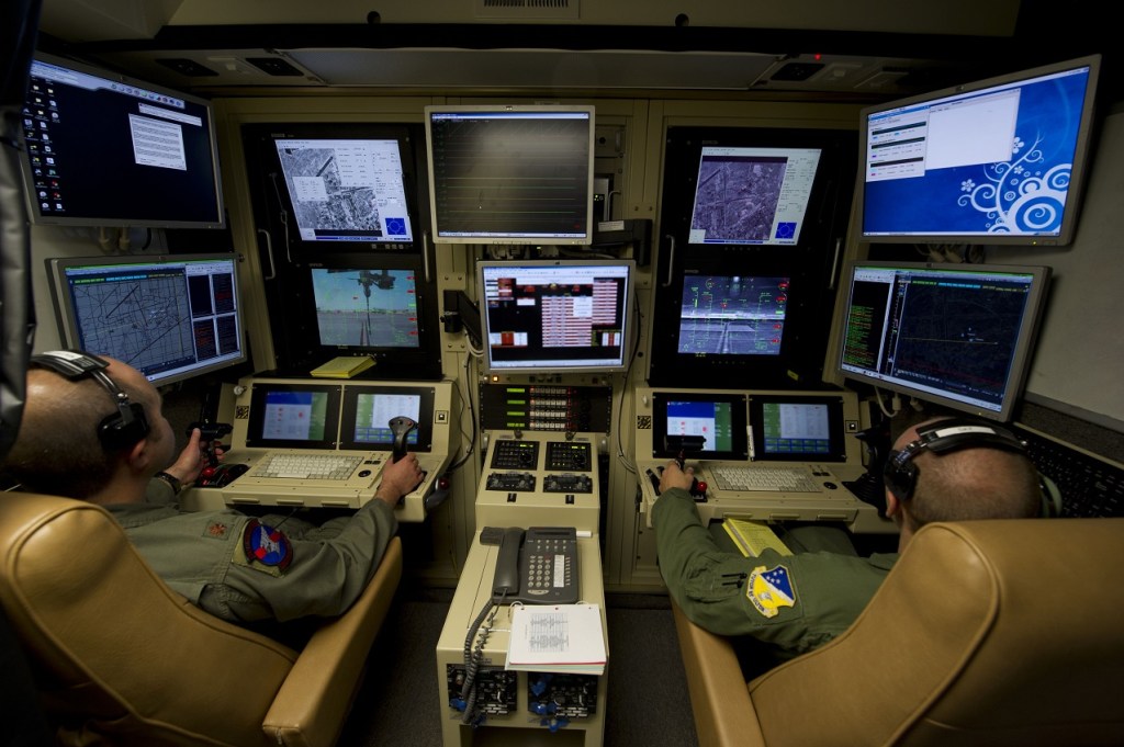 How airmen can work together for persistent ISR