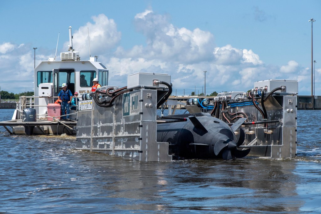 HII develops unmanned launch and recovery system for amphib ships