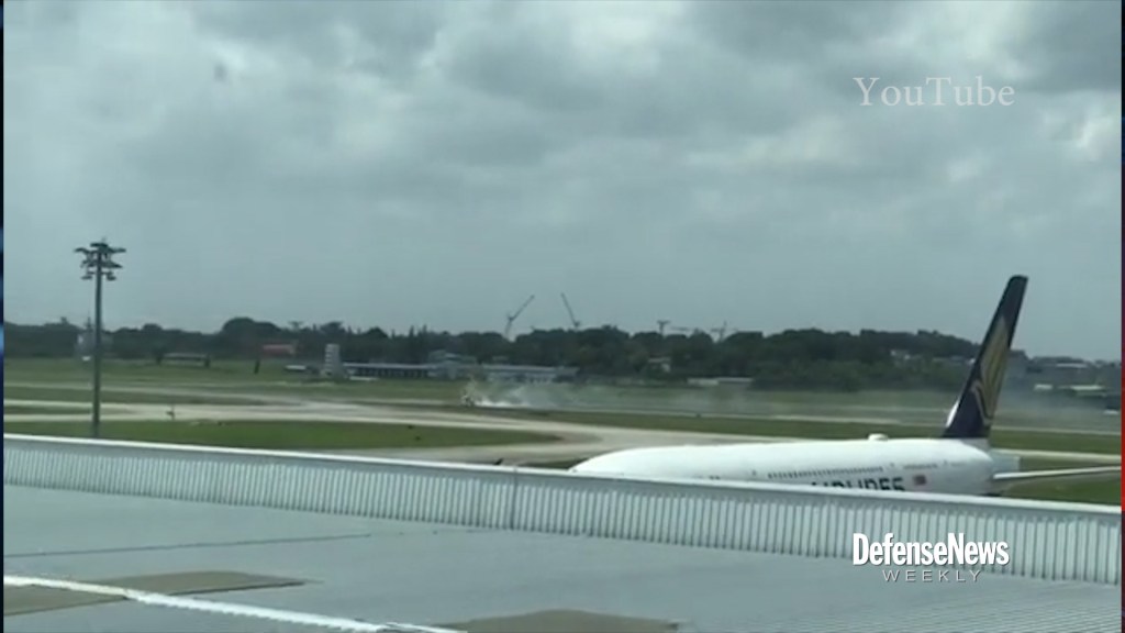 Korean T-50 catches fire at the Singapore Airshow