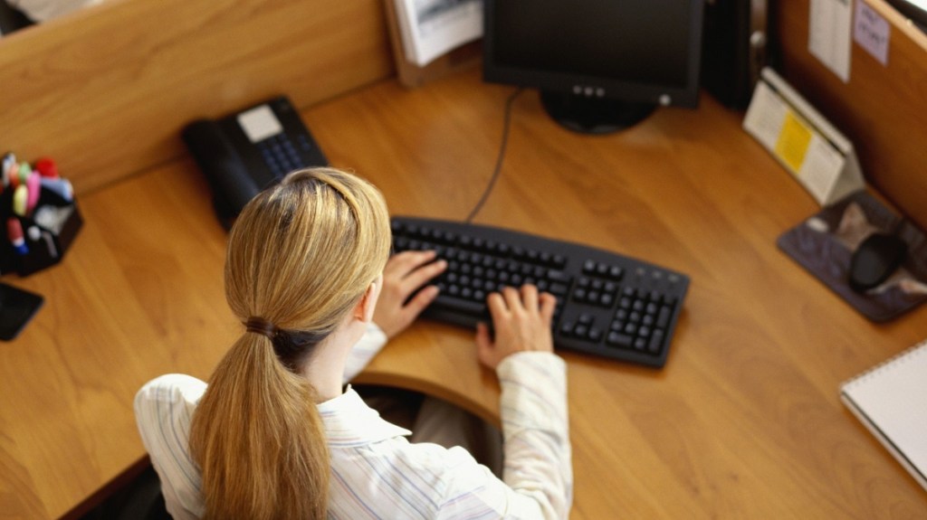 Feds to make moving government jobs abroad easier for military spouses