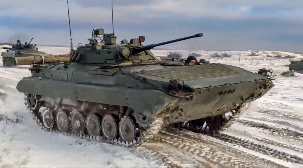 More Russian forces mass near border, but still not ready to attack: Ukraine