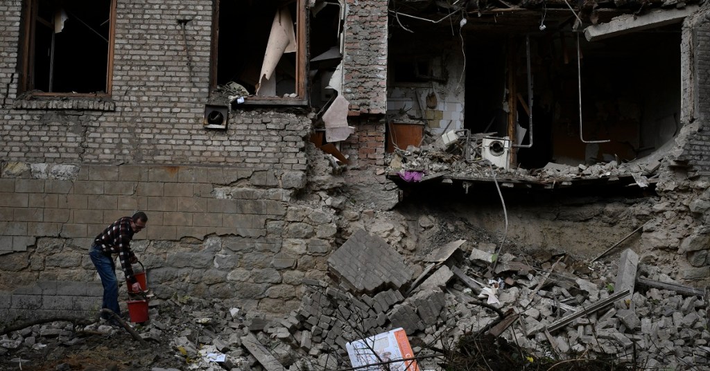 US government workers pass the hat, raise $670,000 for Ukraine