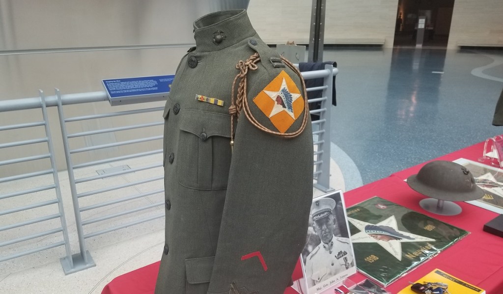 The time the Corps wore shoulder unit patches