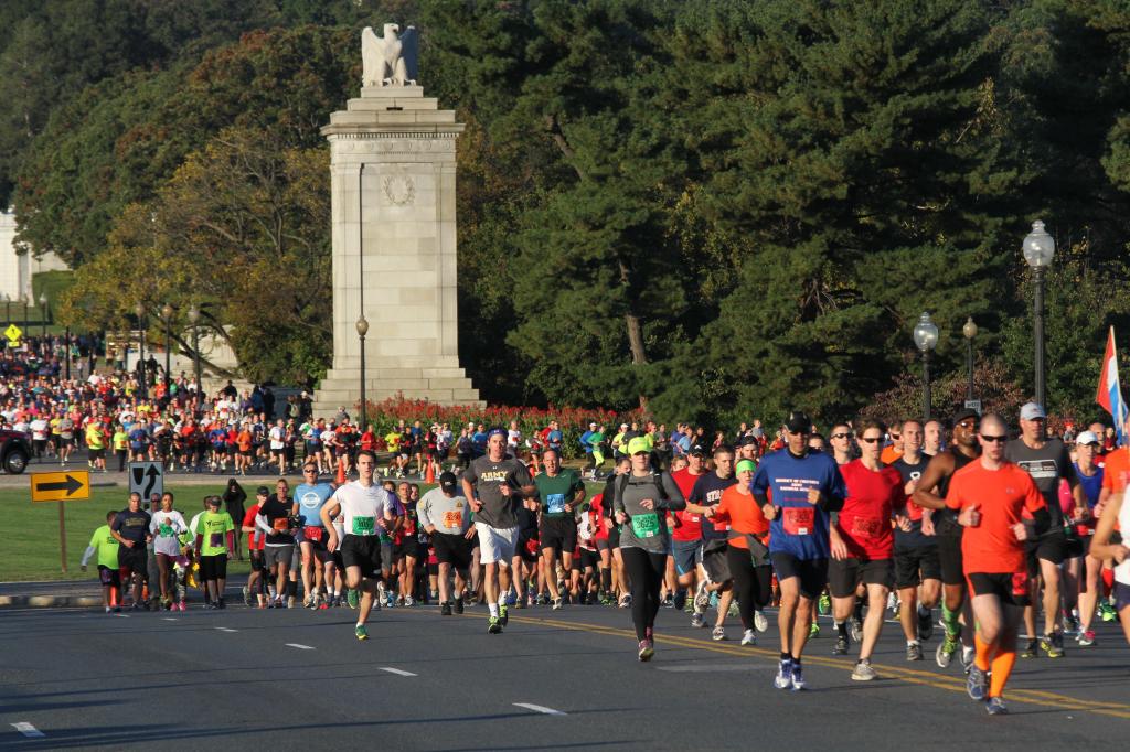 Train for your first 10-miler: Winning coach’s 10 tips