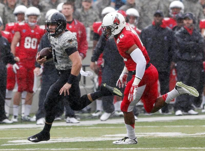 Santiago scores late, Army beats Ball State 33-24