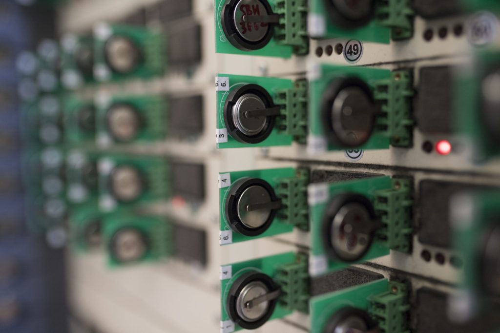 The Department of Defense wants better batteries