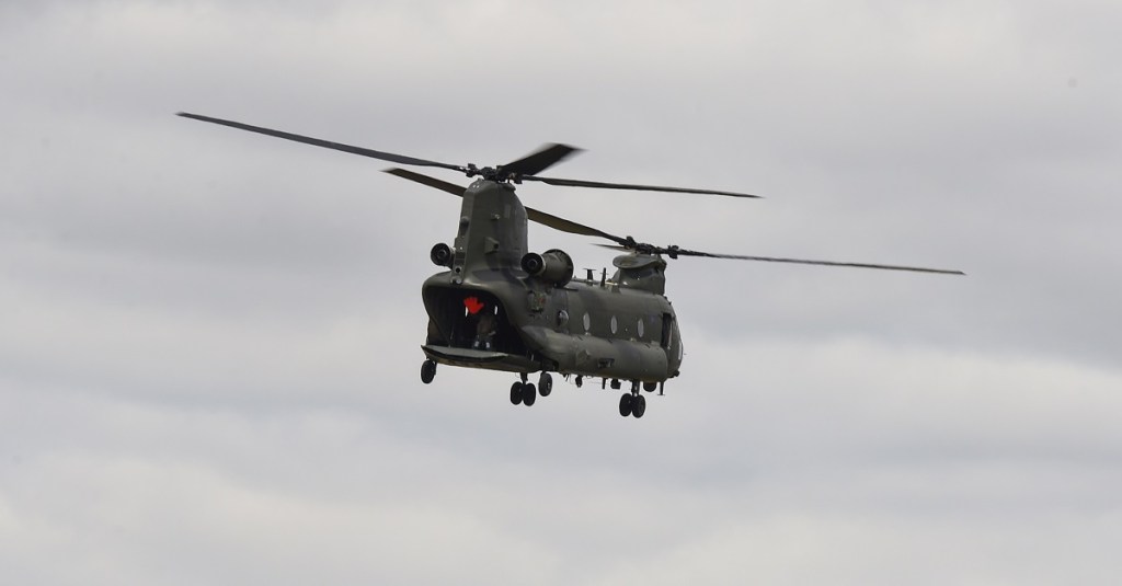 British CH-47 crews train with Marines during air tactics course for first time