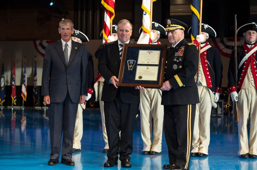 Army aviator honored with Distinguished Flying Cross — 99 years after his heroic actions