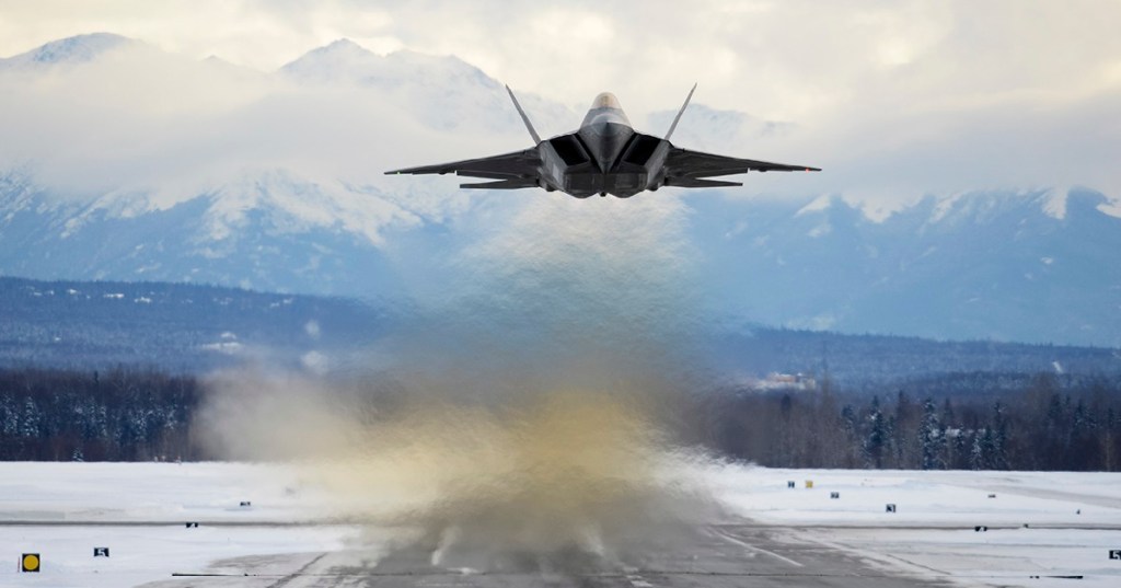 F-22s intercept Russian maritime recon aircraft near Alaska