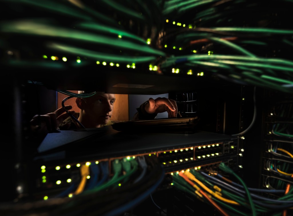 Should the Pentagon extract, aggregate or refine data?