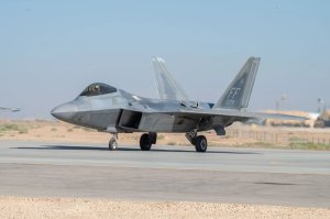 F-22 fighter jets head to Middle East amid tensions with Russia