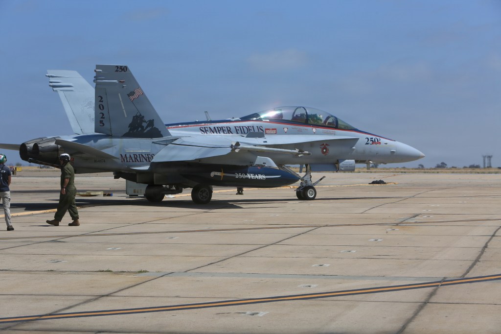 F/A-18 Hornet crashes in Washington state, wildfire subsequently reported