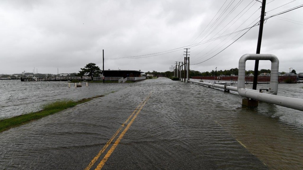 Hurricane-impacted feds to receive emergency leave flexibility