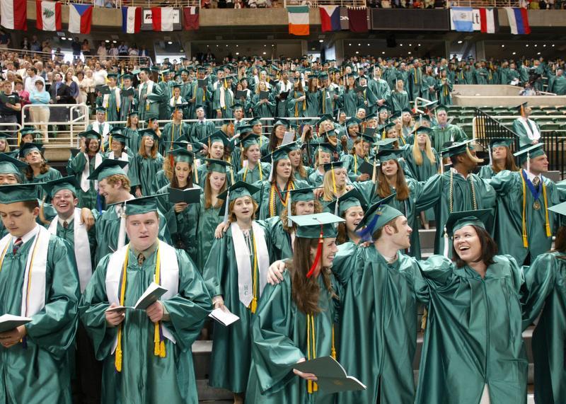 Universities form group to improve low-income students’ graduation rates