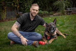 Army dog handler reunites with bomb-sniffing  buddy after years apart