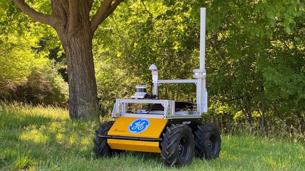 General Electric robot navigates uncharted terrain in US Army demo