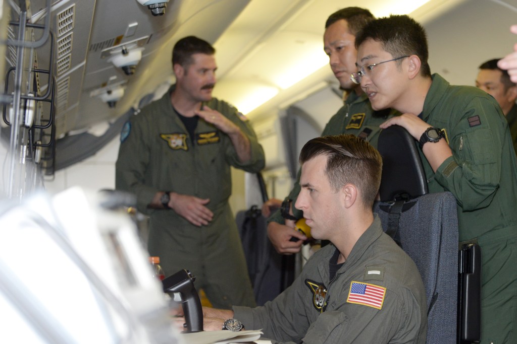 3 companies awarded Navy C4ISR contracts