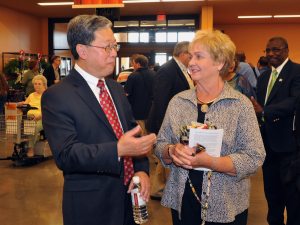 DeCA boss announces retirement as major commissary changes near