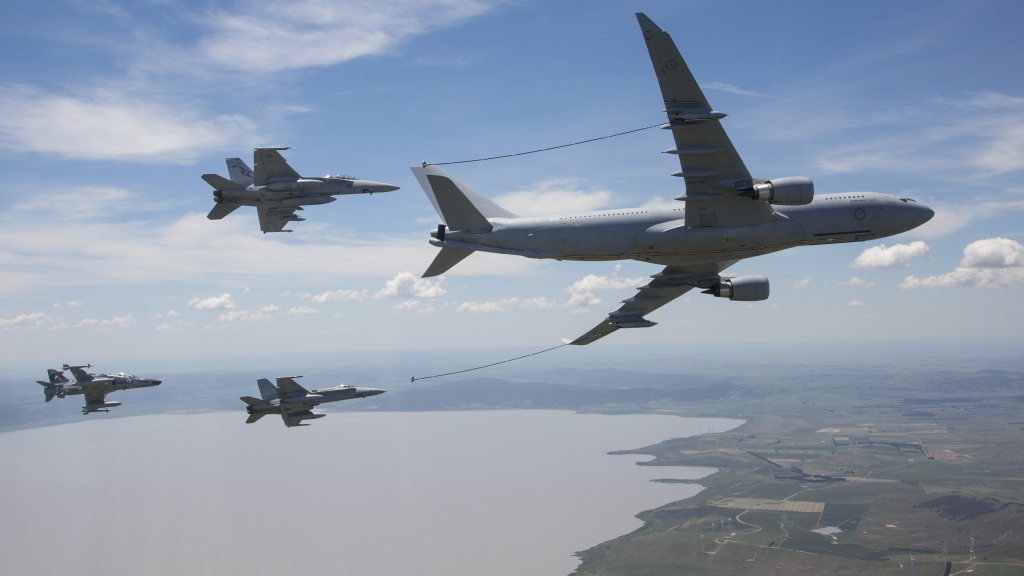 Australian tankers to get automatic midair refueling capability