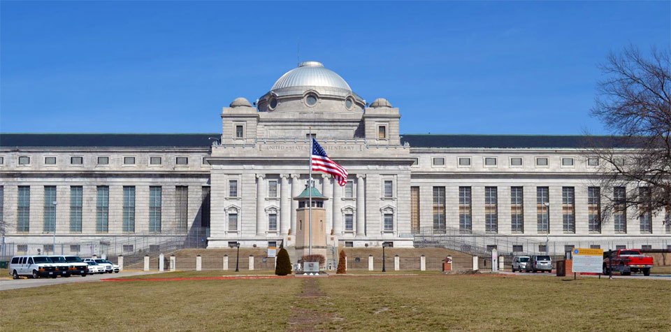Bad contracting, oversight enabled serious staffing problems at federal detention center