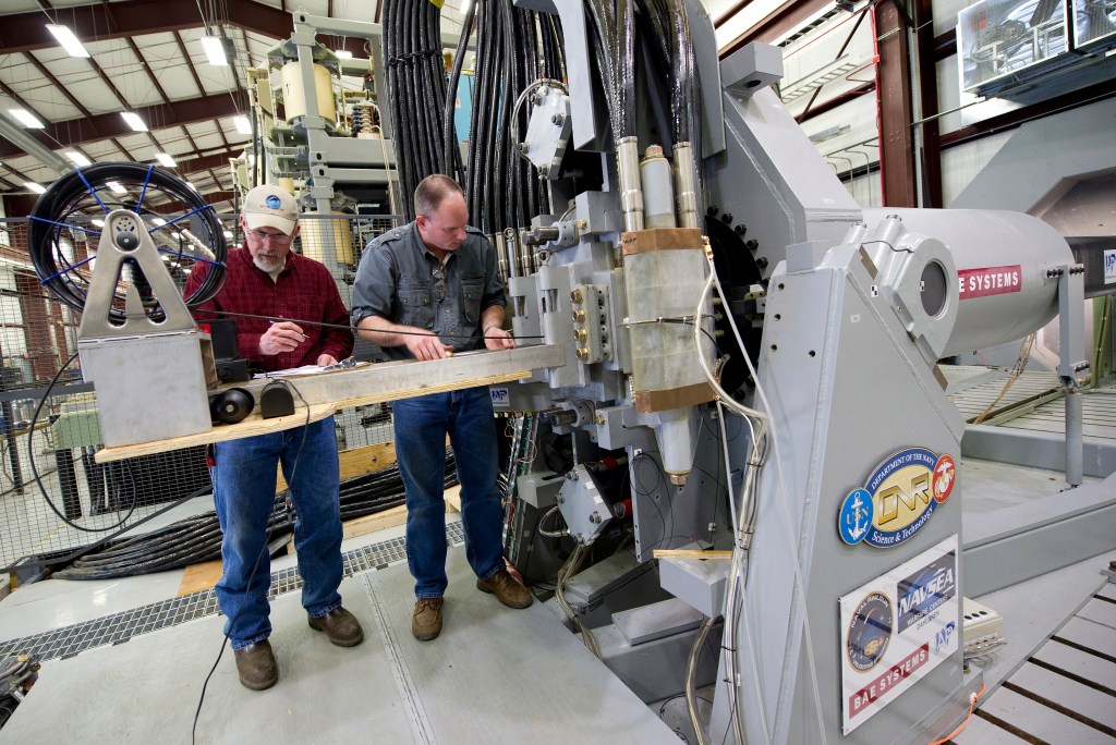 US Navy ditches futuristic railgun, eyes hypersonic missiles