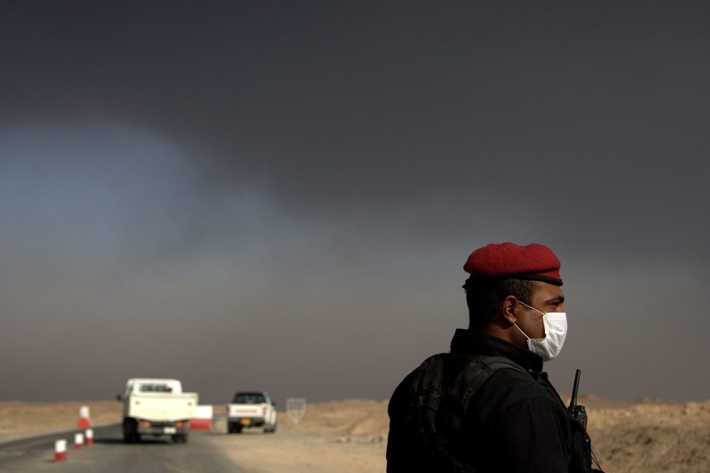 U.S. troops, embedded with Iraqi brigades and battalions, push toward Mosul’s city center