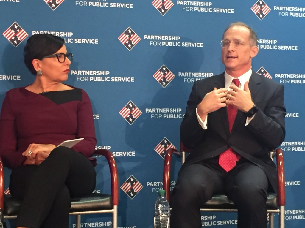 Feds urge private-sector mentality in management