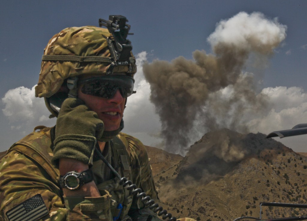 Exoskeletons and unjammable radios: Soldiers, academia team up to solve tactical troubles