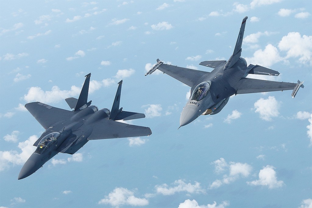 Singapore to base fighters on Guam for training | Defense News Weekly Extra