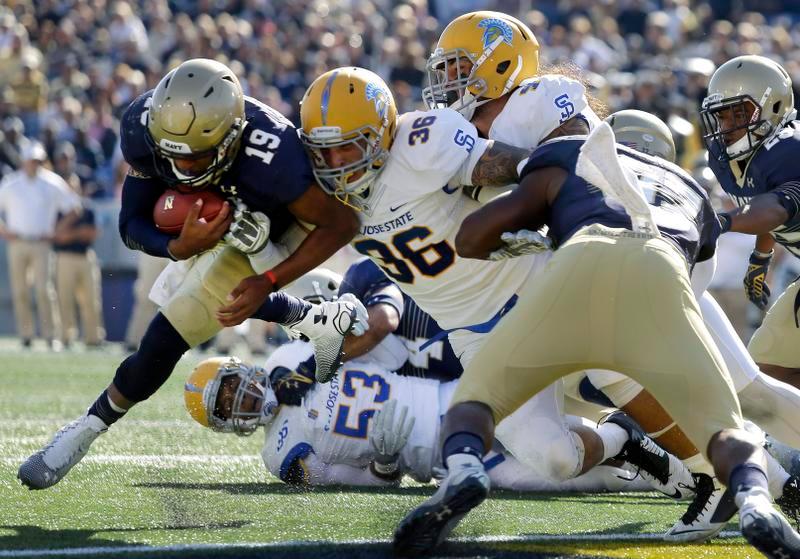 Reynolds carries Navy past San Jose State 41-31