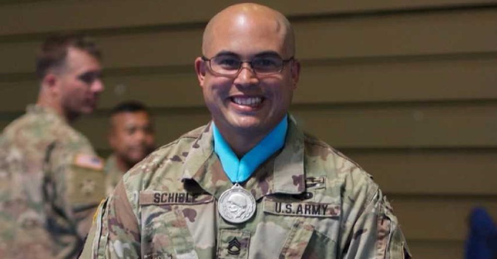 This infantryman’s mission is to save soldiers’ hearing