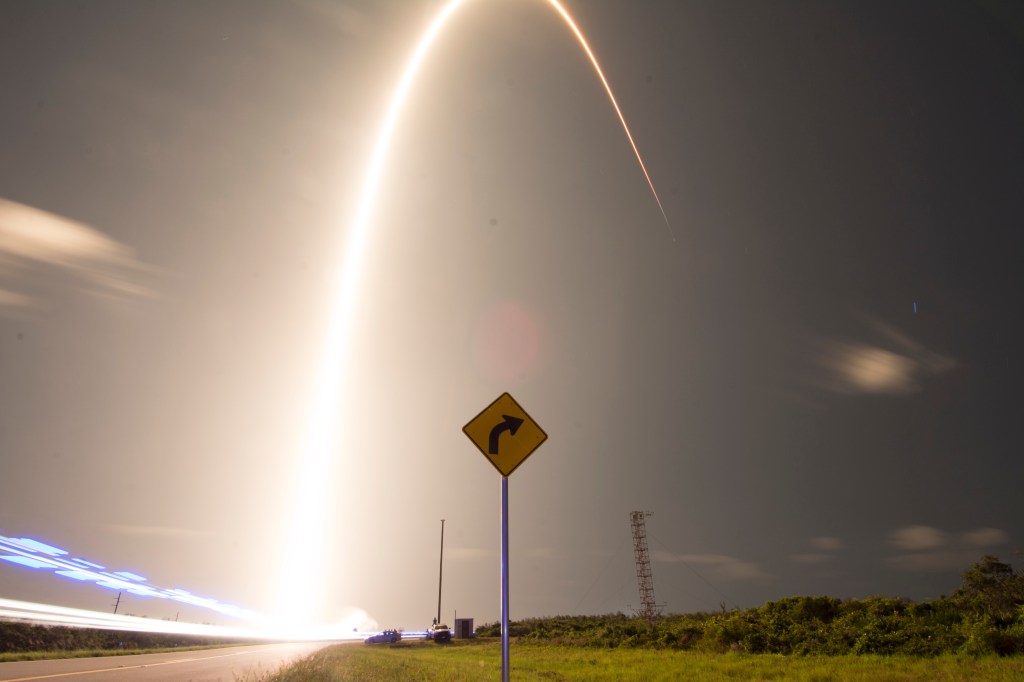 Musk seeks US funding of Ukraine satellite network, official says