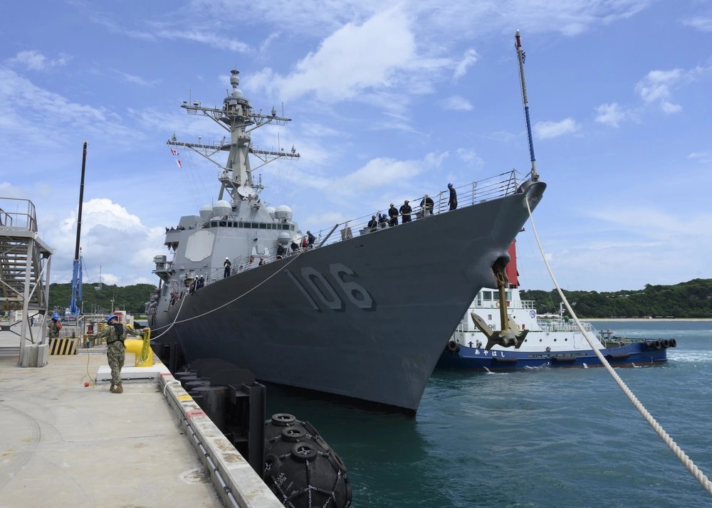 Navy warship damages sonar dome while underway