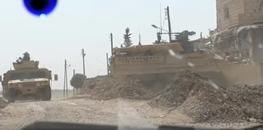 US Stryker vehicles lead Kurdish reinforcements into Raqqa