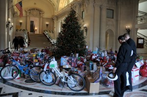 Naval Academy to hold annual ‘Giving Tree’ charity ceremony