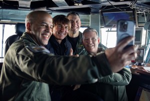 Tom Cruise visits carrier for screening of ‘Top Gun: Maverick’