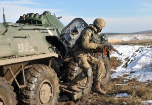 Amid Russia tensions, US Army continues to build up Ukrainian forces, training center