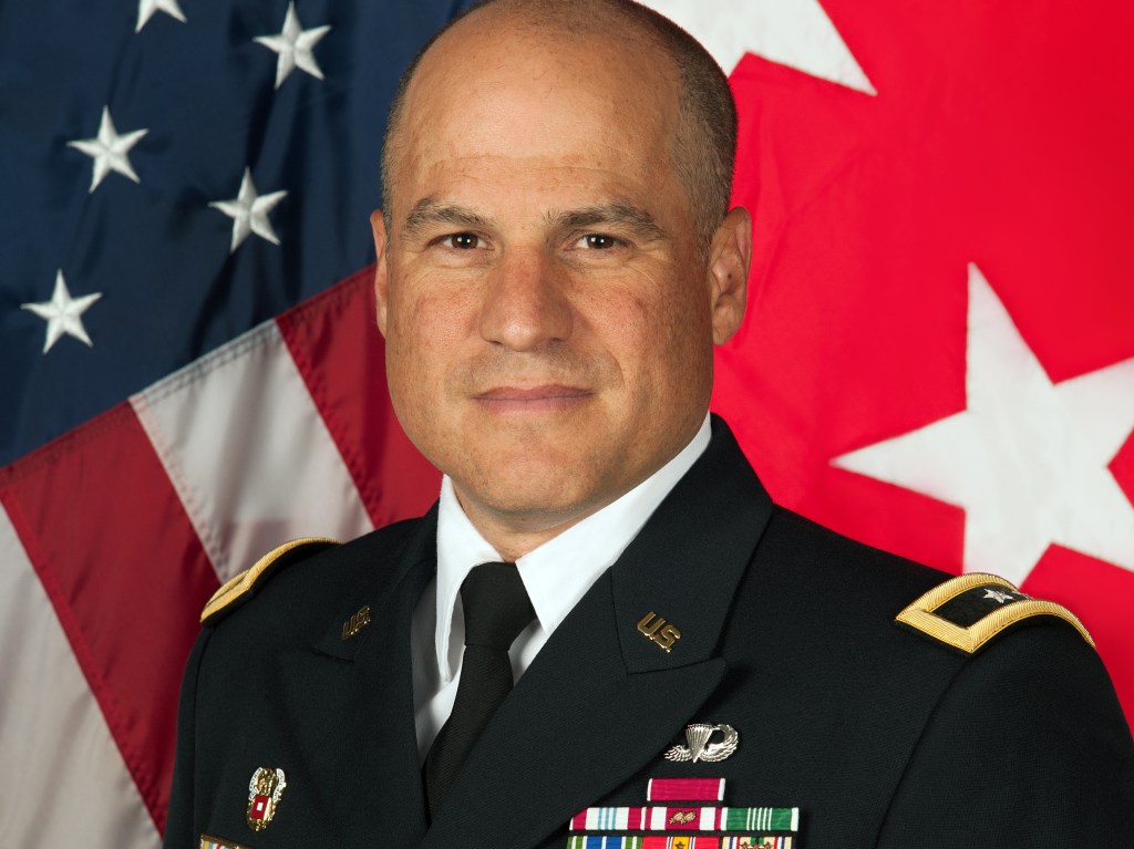 Army names new leader at PEO C3T