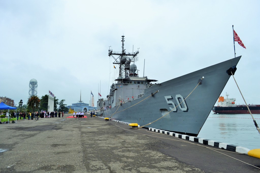 Taiwan receives two US Navy frigates
