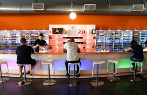 Study: Vaping and traditional tobacco usage closely linked in teens, potential recruits