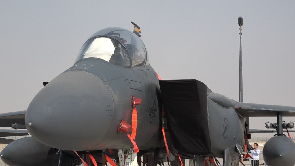 Find out how U.S. military aircraft got to the Dubai Airshow