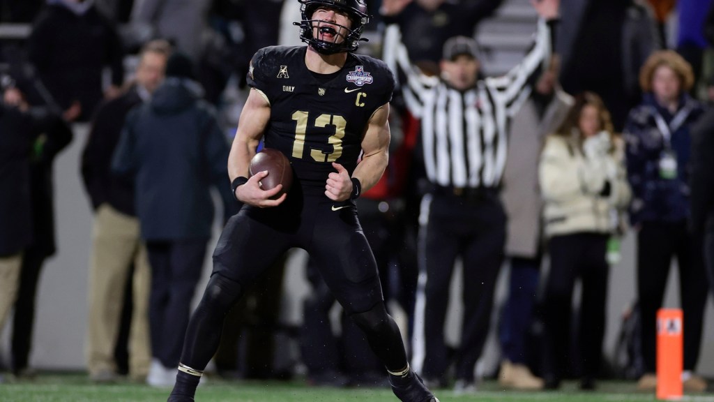 Army clinches AAC title